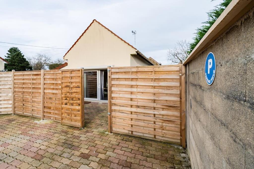 Maison Proche Disneyland , Parc Des Felins Et Coulommiers Holiday home Saint-Augustin (Seine-et-Marne)